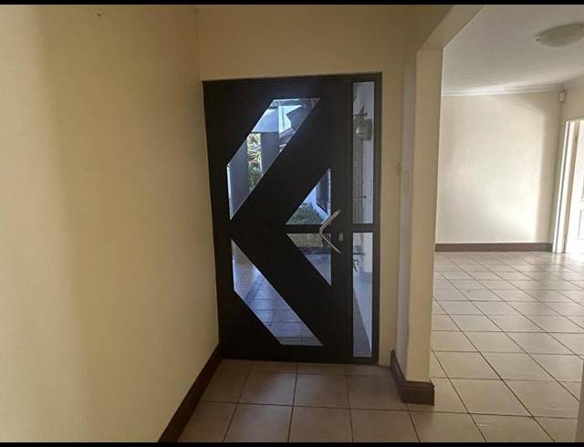 4 BEDROOM PROPERTY TO RENT IN RONDEBOSCH